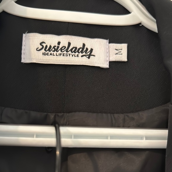 Black Women's Suit Set - Picture 2 of 4